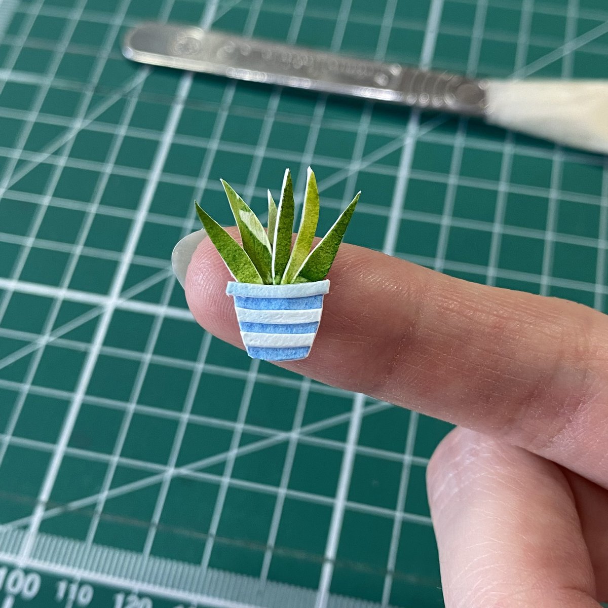 This teeny plant was for a kitchen scene I created. Now I want to make some slightly bigger versions. 
Which plant would you like to see me make?  #plants #papercraft #handmade  #collage