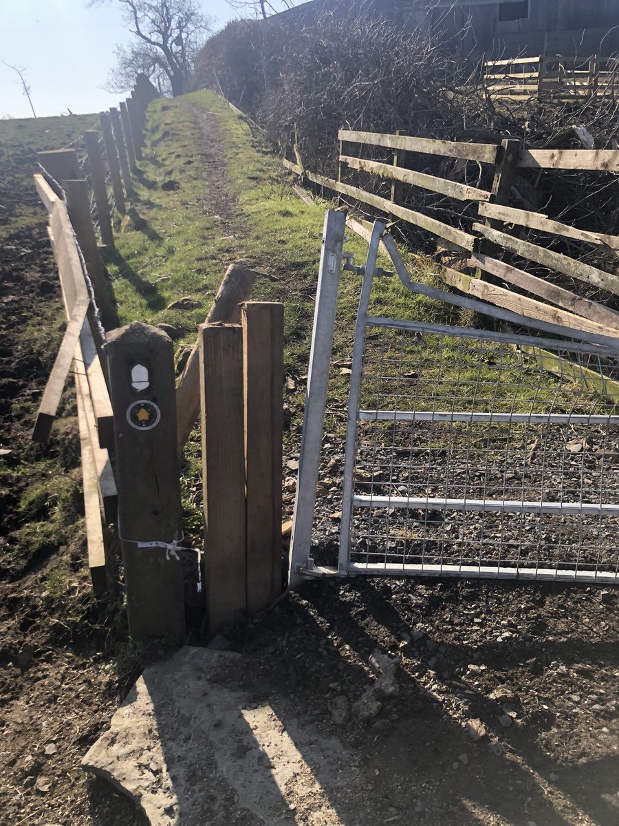 dew18willow's tweet photo. Hadrian’s Wall Path monthly check today. Usual litter pick, mole hills attended to, brambles cut back. Fallen tree removed from gate which now opens after a fashion! Only met one inquisitive walker!😊 #HWPath #HadriansWall #nationaltrail https://t.co/N9PcEya84F