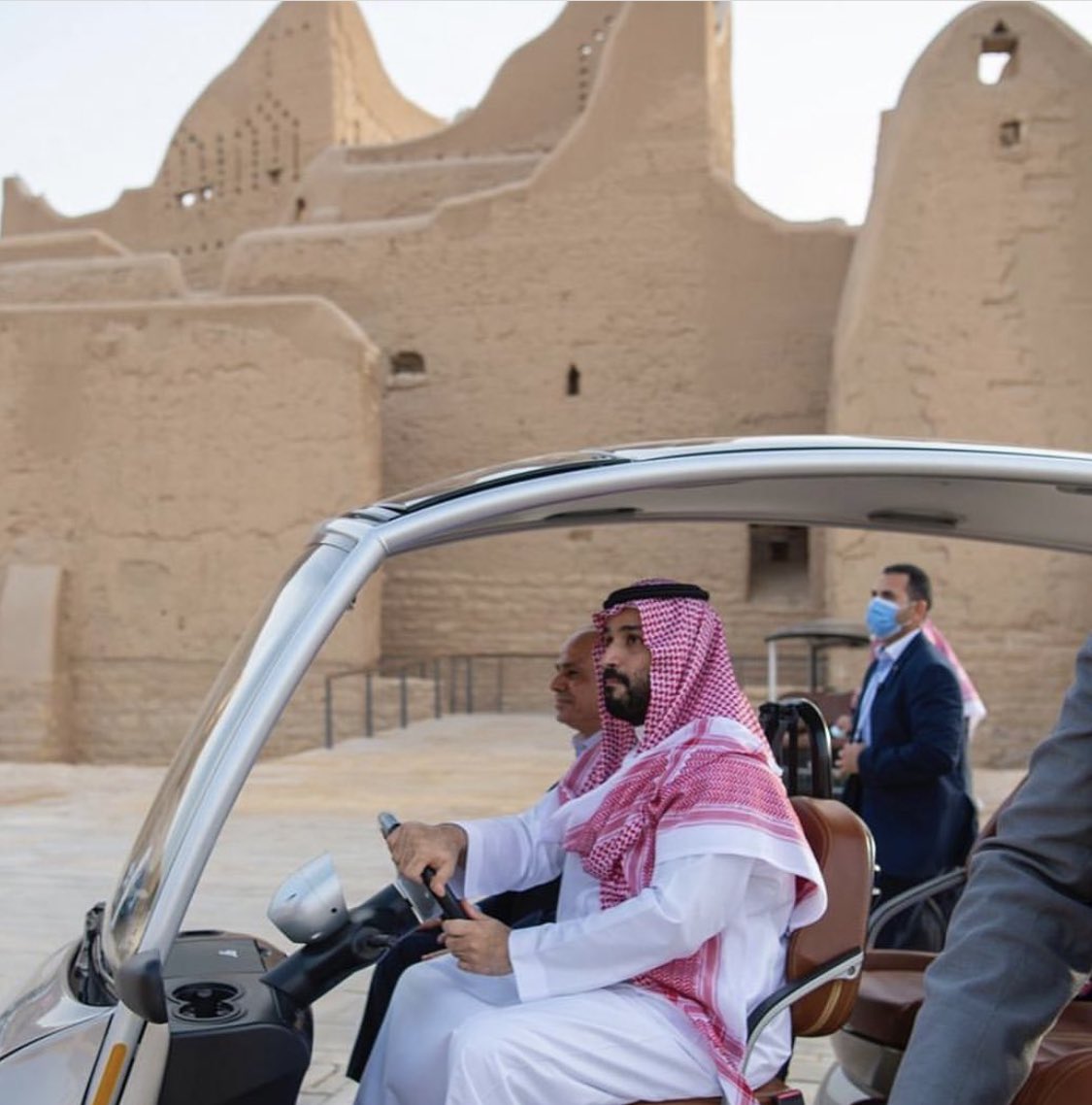 Саудовская аравия свадьба. Dammam port. Байден в саудовской аравии. Покушение на принца саудовской аравии. Тур в саудовскую аравию 2024.