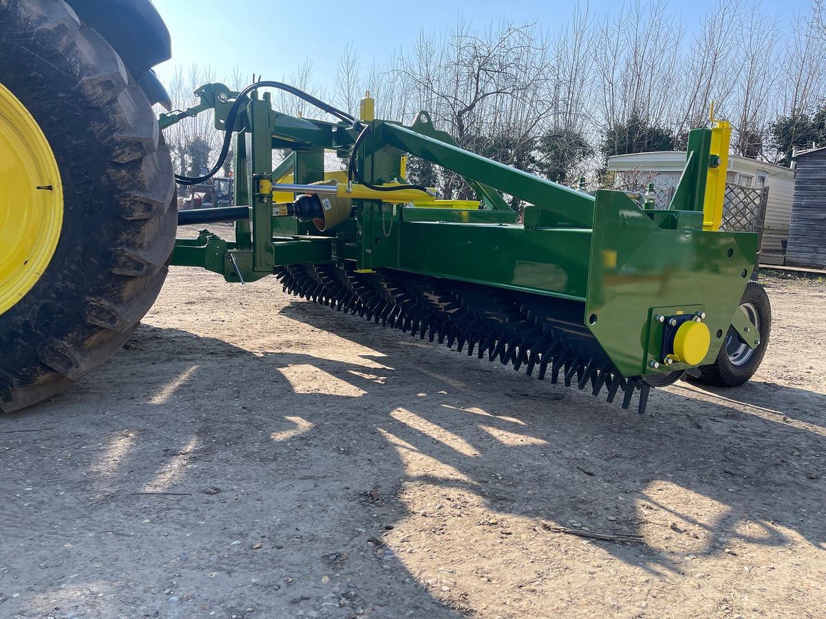 ams_contracting's tweet photo. New addition to the company! Thanks @MumbyMachinery #stonerake #sportsturf #AMS https://t.co/UIsV2F8Cf2