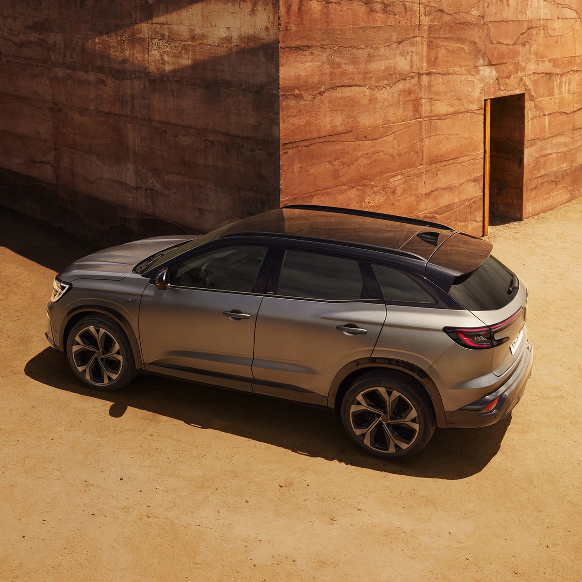 renault_fr's tweet image. nouveau SUV Renault Austral E-Tech hybride : design athlétique, proportions équilibrées, face avant affirmée. il s’impose comme le SUV nouvelle génération bit.ly/austral_reveal
#techcontrol #takecontrol #Renault #Austral #SUV #ETech #hybride