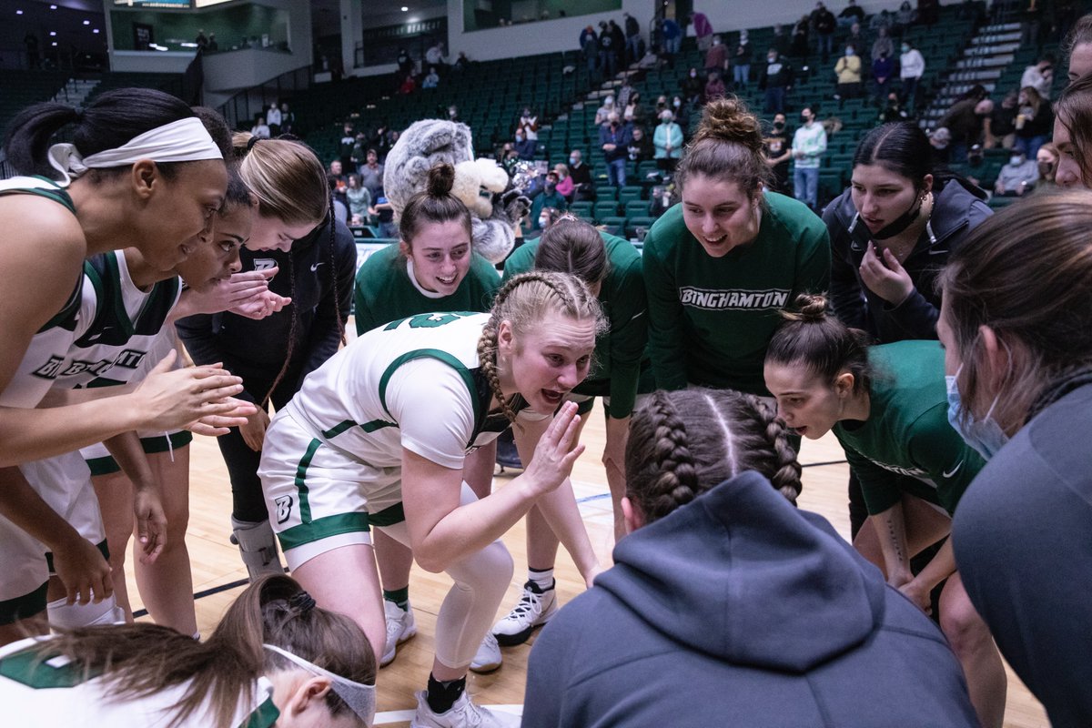 BinghamtonUWBB's tweet photo. Happy #InternationalWomensDay from Binghamton Women's Basketball!! 

Today and every day we celebrate these young women and all of their success on and off the court. 💚

#AEHoops #BingPride https://t.co/aJ5fXVPndo