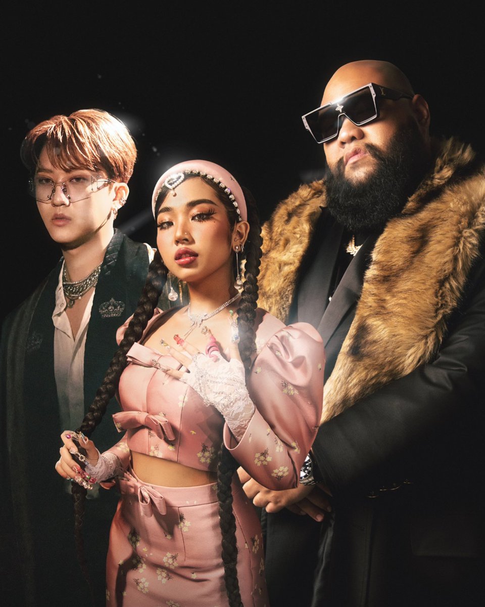 Hero обложка. миррор миррор чанбин. F. миррор миррор чанбин. Hero.