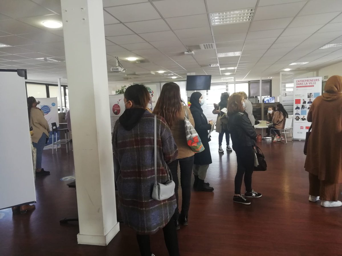 BrandelVanessa's tweet photo. Entreprendre au FEMININ au @pe_marseille13 !
Forum pour les femmes porteuses de projet avec nos partenaires @Potentielles
@Citedesmetiers @CapAuNord @SDLV_Officiel @initiative_mm 👍
#WomensDay #8mars2022 #osez
Bravo aux équipes et aux partenaires pour le succès de cet évènement ! https://t.co/oWILOSXswf