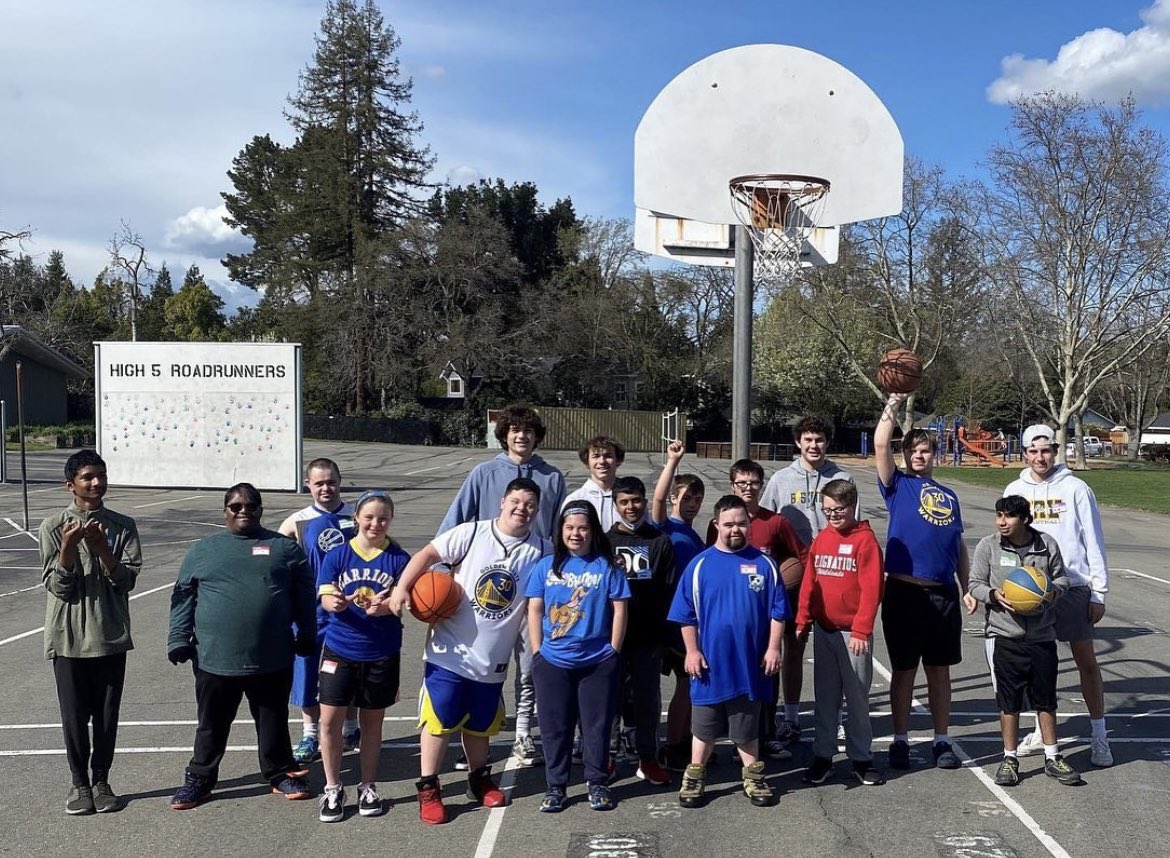 VasconiSam's tweet photo. Great day at #beyondhoops this weekend! https://t.co/fbtKx6vNMa