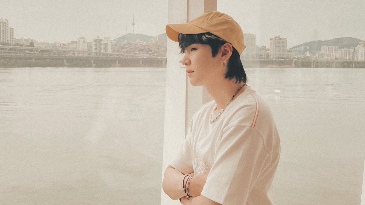 yoonfiilms's tweet photo. happy birthday #SUGA 🥺 https://t.co/LtxCBAi1Mv
