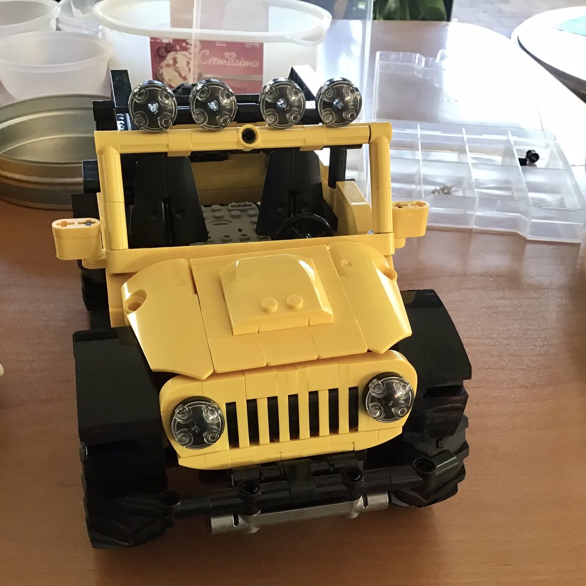 NurWollen's tweet photo. Fertig!
Zerlege ich aber wieder, wird ein Raupenschlepper draus gebaut 😃
#bluebrixx
#decool
#moc in spe https://t.co/3G8RxZsFOk