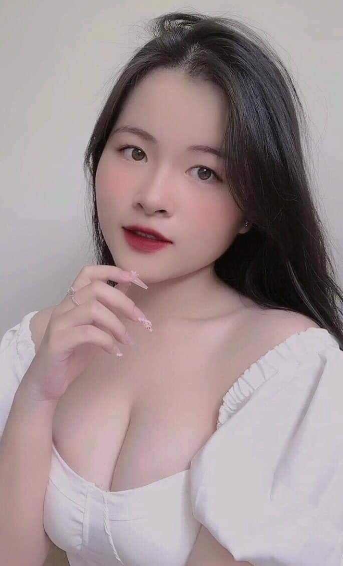 AnHanyn31's tweet photo. @Mymeo9x @HoaTuyt22849031 Anh ơi chat sex kín với em ko? https://t.co/qKCHj9Syug