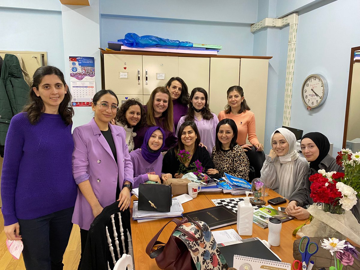 Yaşamın kaynağı "kadın" öğretmenlerimizin ve tüm kadınların gününü kutlarız.💐💐💐