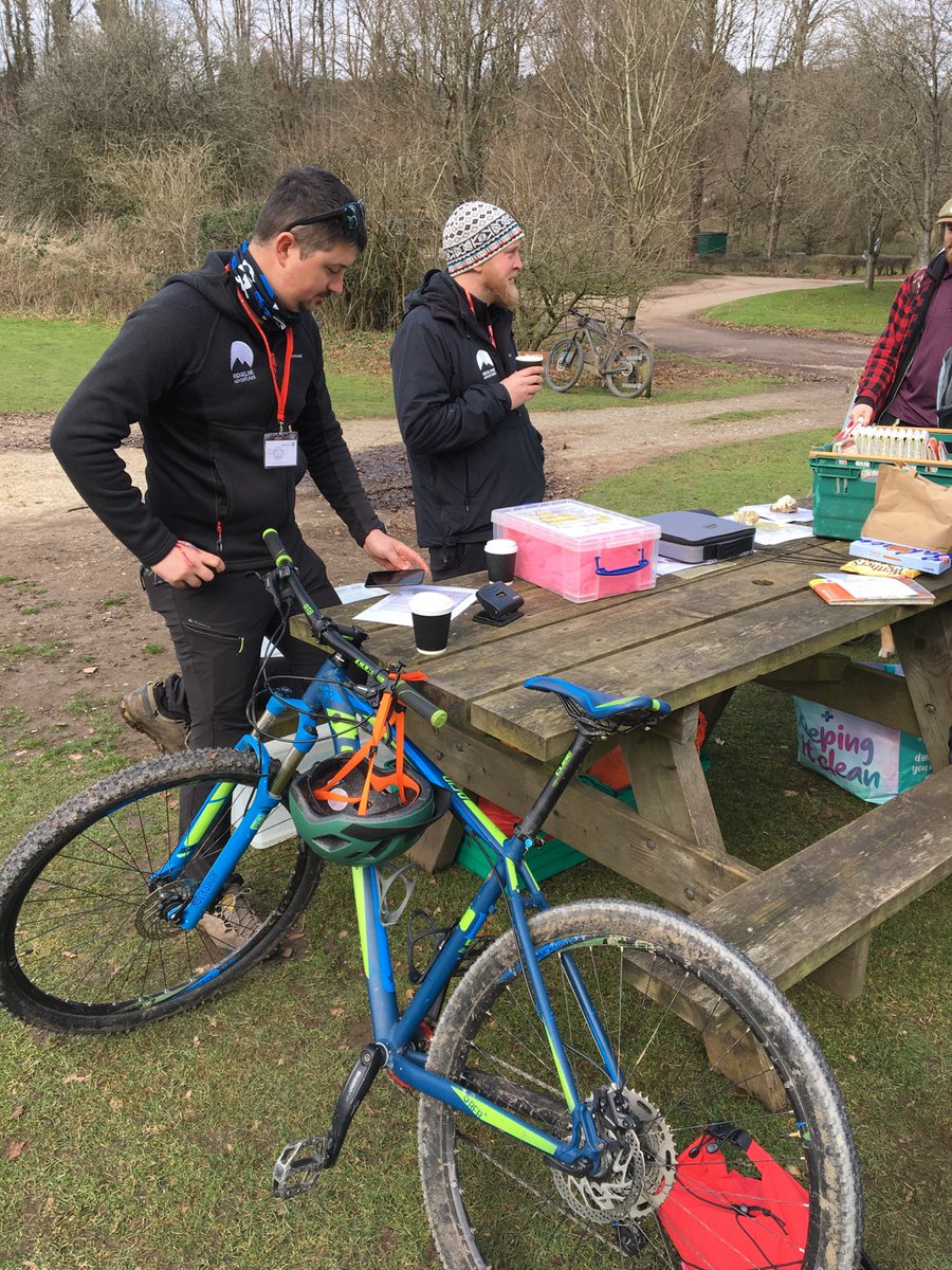 DofESouthEast's tweet image. #DofE's @DofEjenh joined @BedalesSchool for their annual Community Day at Queen Elizabeth Country Park, collectively walking the distance from Syria to Steep while fundraising to support refugees. Huge thanks to the participants and team, raising over £18k!