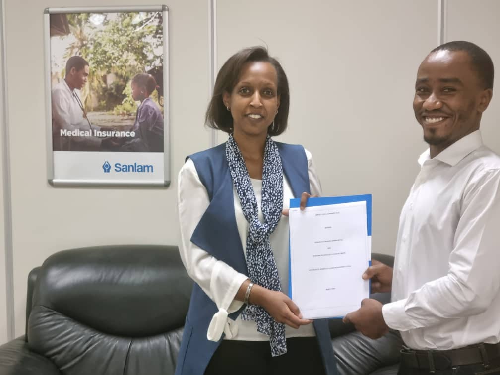 angelo_igitego's tweet photo. 8/3/2022... an important day for @KarisimbiTech: we signed a partnership with @SanlamRwanda. Appreciation goes to: @MatamaSayinzoga for believing in local #startups , to Hon @MusoniPaula Minister of @RwandaICT for organizing @hangapitchfest through which we met @SanlamRwanda🚀 https://t.co/ObWds049G4