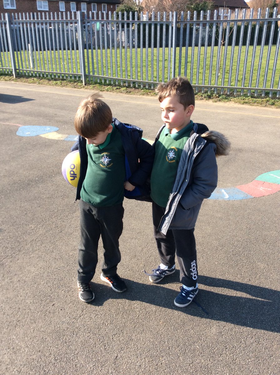 MrsRobson4's tweet photo. 2PR enjoyed the sunshine in our PE lesson today. We were practicing ball skills and working together with our partner. @WansbeckPrimary  @2PRwansbeck https://t.co/iByzJjMhiu