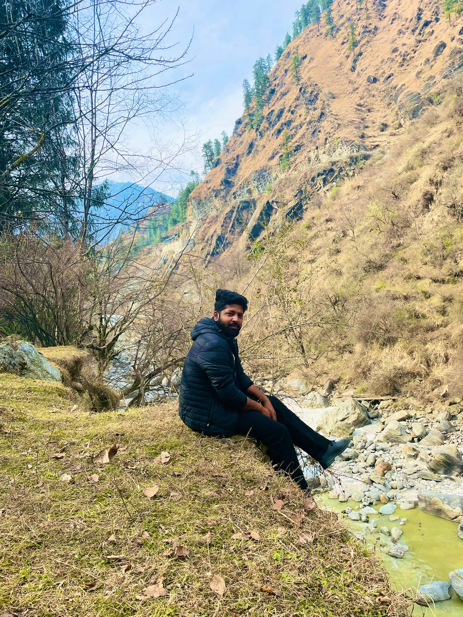 MyselfRaghvendr's tweet photo. सफ़र का ही था मै
सफ़र का रहा..॥🏔
#kheerganga 
#HimachalPradesh https://t.co/fTle3TYSMG
