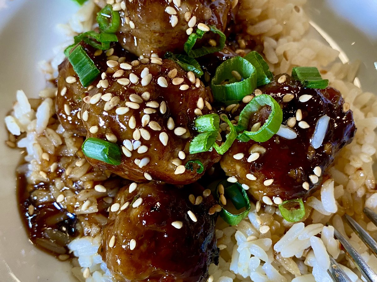 ChefKevinBelton's tweet photo. These Asian meatballs are bursting with sticky deliciousness! This morning on @WWLTV #Asianmeatballs  #cookingsegment #madewithlove #cookinwithchefkevin #beon4 https://t.co/93UCBEqh9f