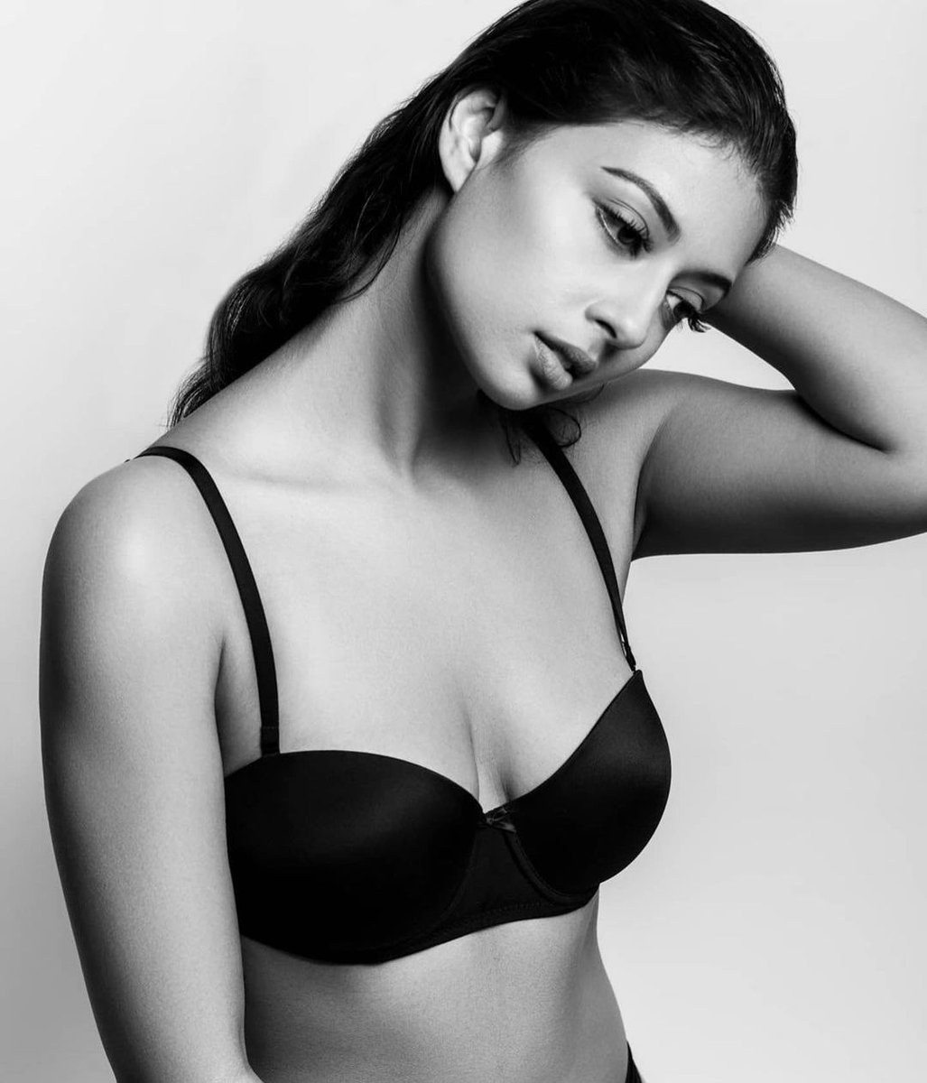 BikiniWood's tweet photo. #SameeaBangera
#BikiniWood https://t.co/B37NyXhbxj