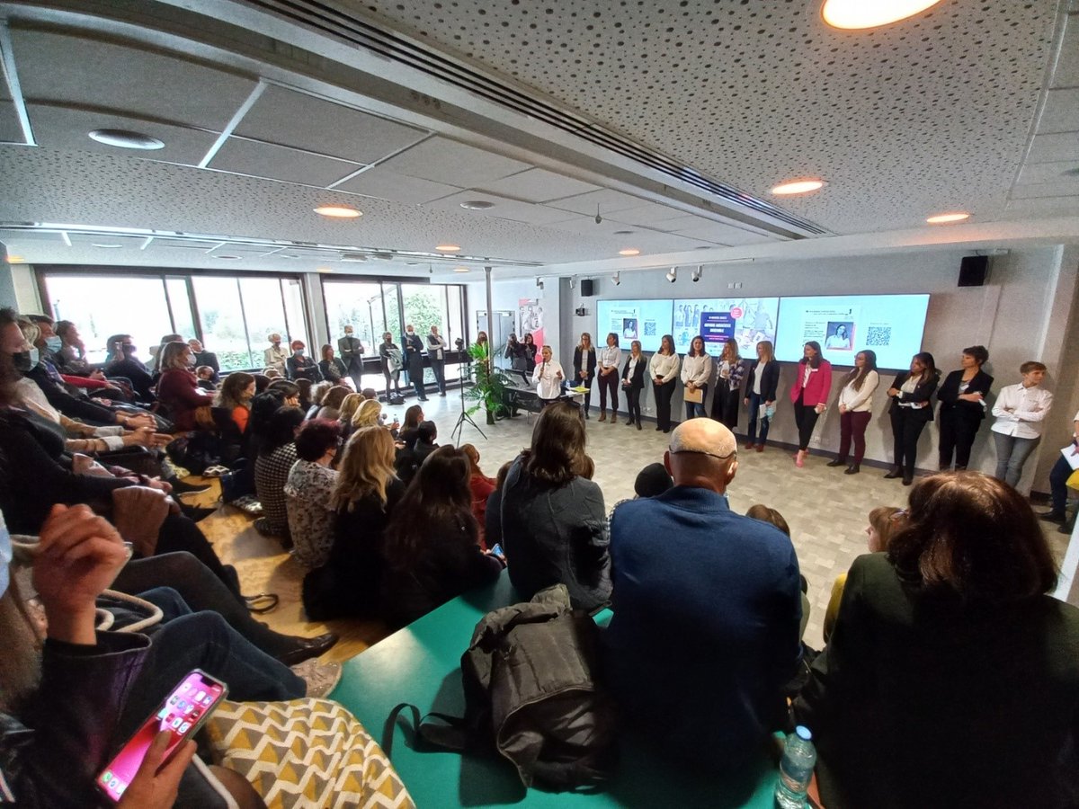 SMSFactor's tweet photo. Mélissa est à la journée du 8 mars de @bougetaboite !
Ateliers, intervenants, partenaires, ça bouge à Sophia Antipolis. 📱
#smsfactor #startup #saas #communication #digital #networking https://t.co/KS5k62ALH7