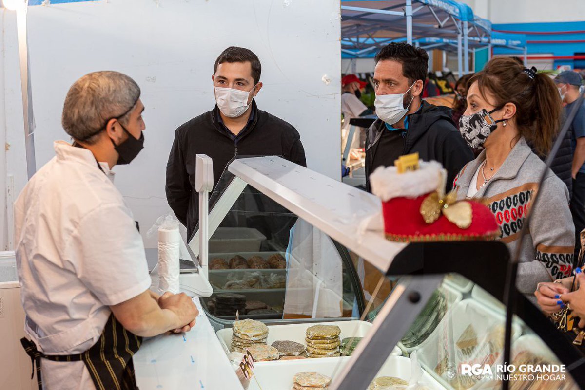 GonzaFerro's tweet photo. ¡El “Mercado en tu barrio” de chacra II fue un éxito!

Con precios populares convenidos con comerciales y productores locales, cientos de vecinos y vecinas accedieron a productos de primera necesidad y de excelente calidad.

Estamos cuidando el bolsillo.

Gestión Ciudadana 💙 https://t.co/pN1J9GAZbH