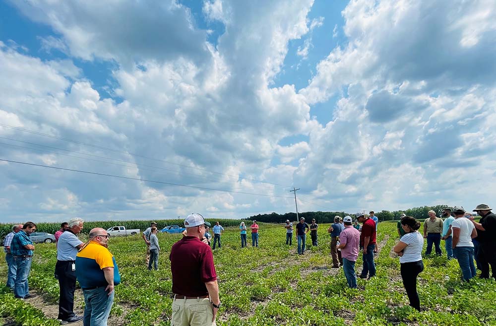 Through engagement across a range of stakeholders, a recent pub provides useful background for analysis &amp; suggestions to further drive adoption of conservation practices at local &amp; regional levels

Find out more doi.org/10.1002/jeq2.2… 
@TomZimnicki <a href="/TimBoring/">Tim Boring</a> 

📸 <a href="/julesEdoll/">Julie E. Doll</a>