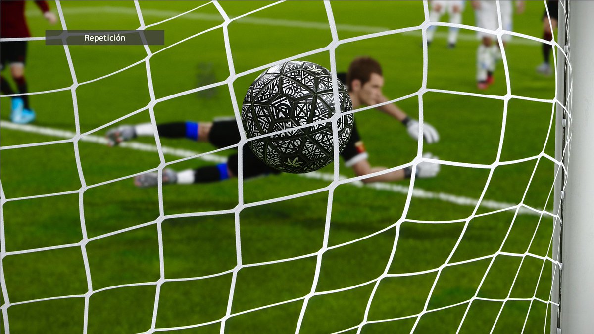 𝙆𝙄𝘾𝙆𝙊𝙁𝙁 𝙓 𝙍𝙊𝙔𝘼𝙇 ⚽️
Presentamos la PELOTA OFICIAL de la Copa Cannabis  diseñada por <a href="/kickoffuy_/">K I C K O F F</a> 
También, anunciamos a KickOff como el sponsor oficial de la liga.
Esta es la primera pelota jamás creada y personalizada en ligas simuladas.
Royal hace historia. 🤟