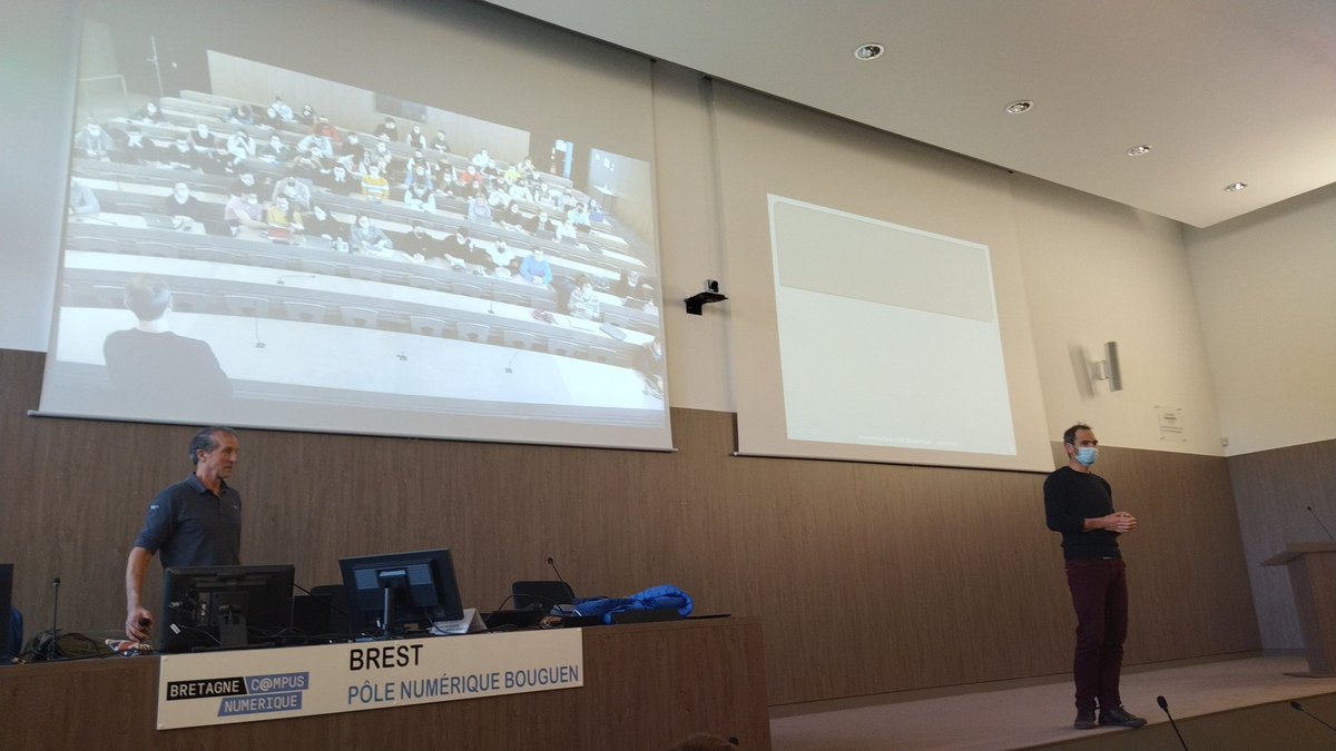 Bréwal Soyez-Lozac'h (@brewalsl) on Twitter photo Introduction par J. Fuchs de la conférence de M. Pradet sur le développement des ressources en milieu scolaire au PN2B ! <a href="/FSSEBrest29/">FSSEBrest29</a> <a href="/UBO_UnivBrest/">UBO - Univ. Brest</a> Replay dispo dans la semaine ! #Brest Introduction par J. Fuchs de la conférence de M. Pradet sur le développement des ressources en milieu scolaire au PN2B ! <a href="/FSSEBrest29/">FSSEBrest29</a> <a href="/UBO_UnivBrest/">UBO - Univ. Brest</a> Replay dispo dans la semaine ! #Brest
