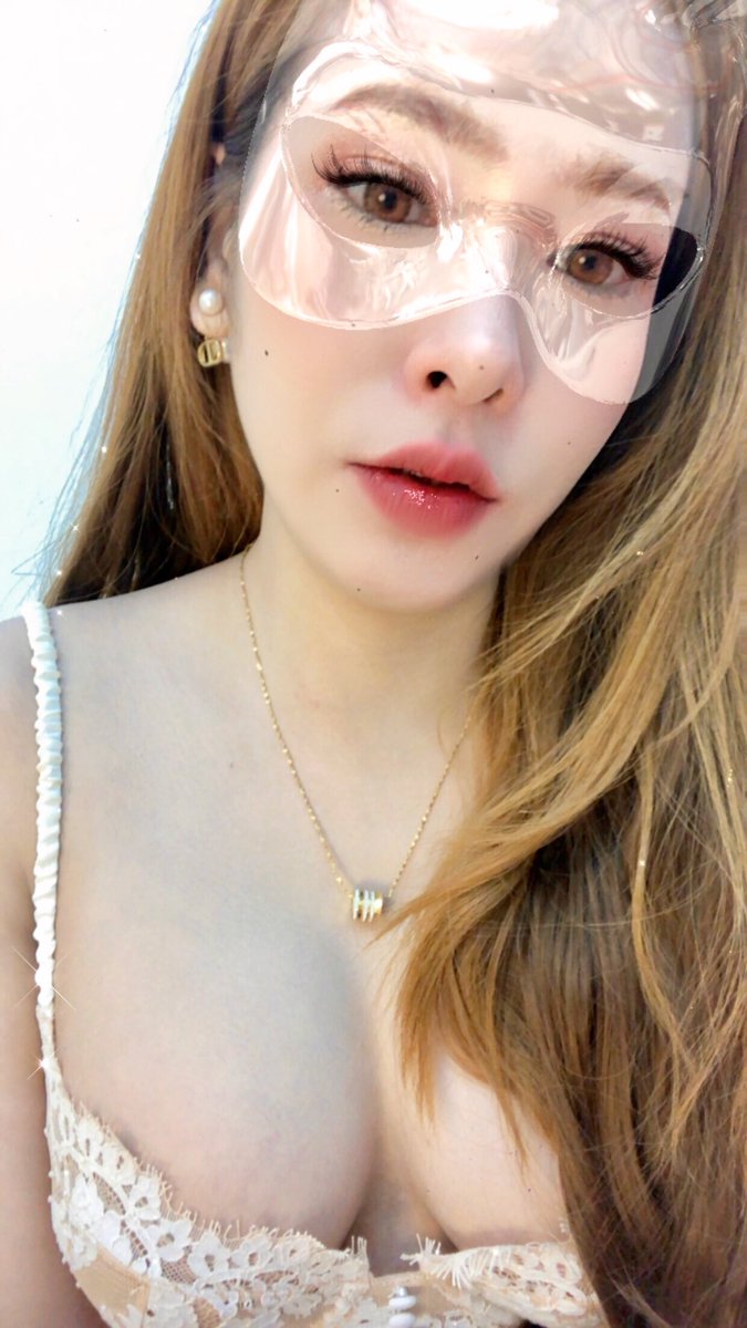 Janie19Jj's tweet photo. มีนาแล้ว แล้วเมื่อไรจะมีนายกใหม่อ่ะค่ะ 🤭 🤣🤣🤣🤣  #เหงาแหละดูออก #ทักทาย กันได้นะคะ Line :@janie19 😘😘😘 https://t.co/YkeUREWmAm
