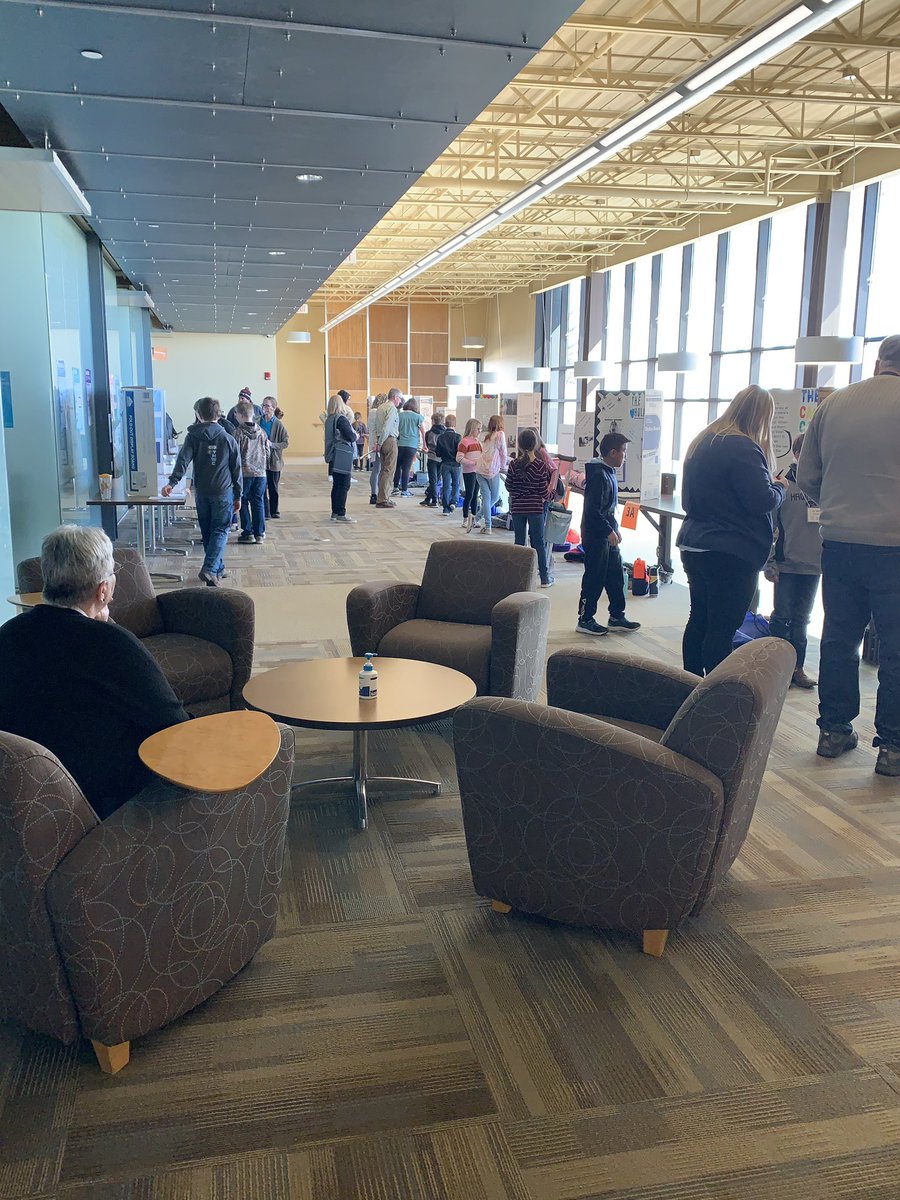 B_Berns's tweet photo. Science and Engineering Fair 2022 in Calmar has begun! @jmartinhiner @StephRaeDennler @NEiowaCC @KeystoneAEA #aea1sci #iasciencechat https://t.co/Fc8tDIEuEt