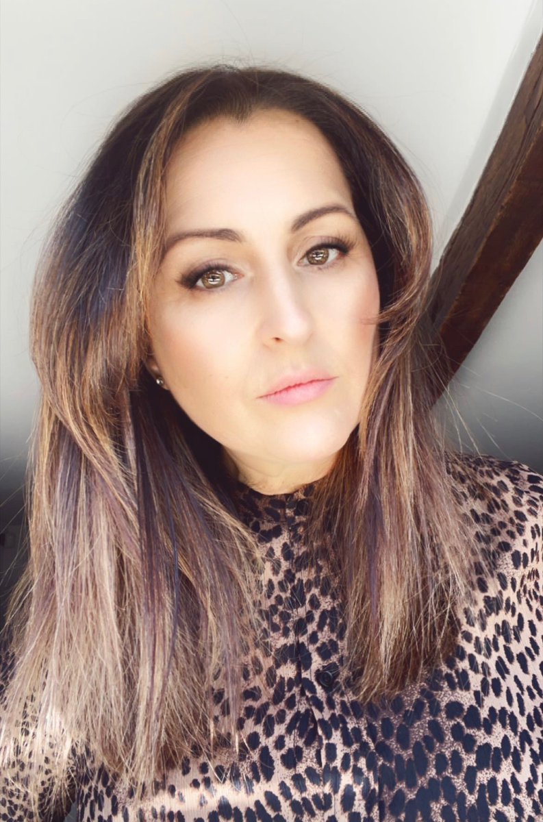 Please check out my new YouTube channel and see the video for my new single ‘Dear Diary’ if you like it please subscribe 🤩📺💗
m.youtube.com/watch?v=mGpf23…