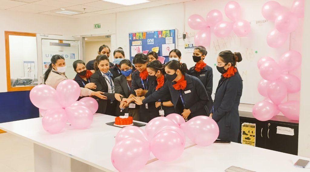 WeAreDEL_United's tweet photo. There are so many times when we don’t fully appreciate what women do for us. It’s such an honor to work with these great women everyday. Happy Women’s Day! @weareunited #beingunited @united #WomensHistoryMonth @arvind_garcha https://t.co/5UZnXYphAR