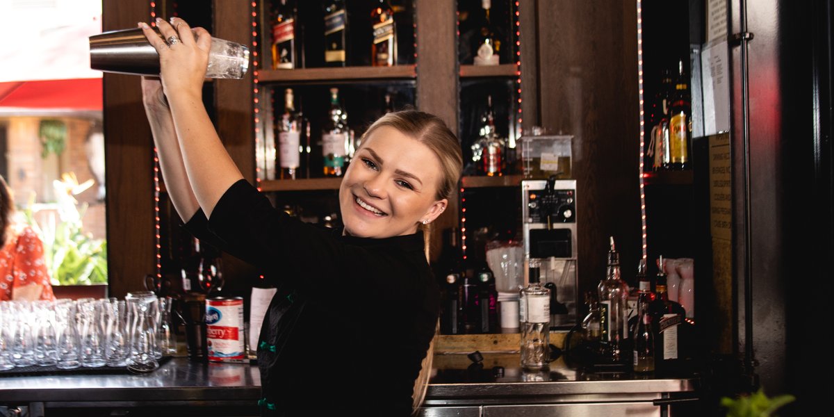 PFChangsCareers's tweet photo. Every day we are grateful for the talented, driven, and innovative women that make up who we are at P.F. Chang’s. Happy #InternationalWomensDay to all. https://t.co/xEBlKKXlbY