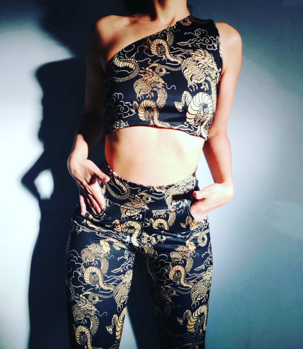 Feliz d&iacute;a a todas las mujeres, hermosas, divertidas, inteligentes y superiores, un d&iacute;a dominaremos, y