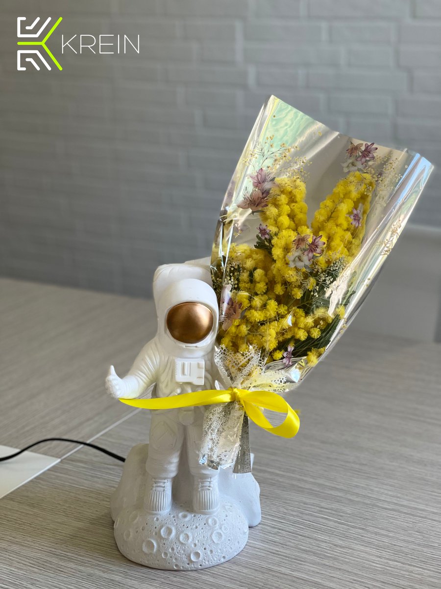 No famous quotes. 
Today we celebrate women, powerful humans and change-makers. 
Day after day, the real glue of every team.

#HappyWomensDay2022 
#HappyWomensDay