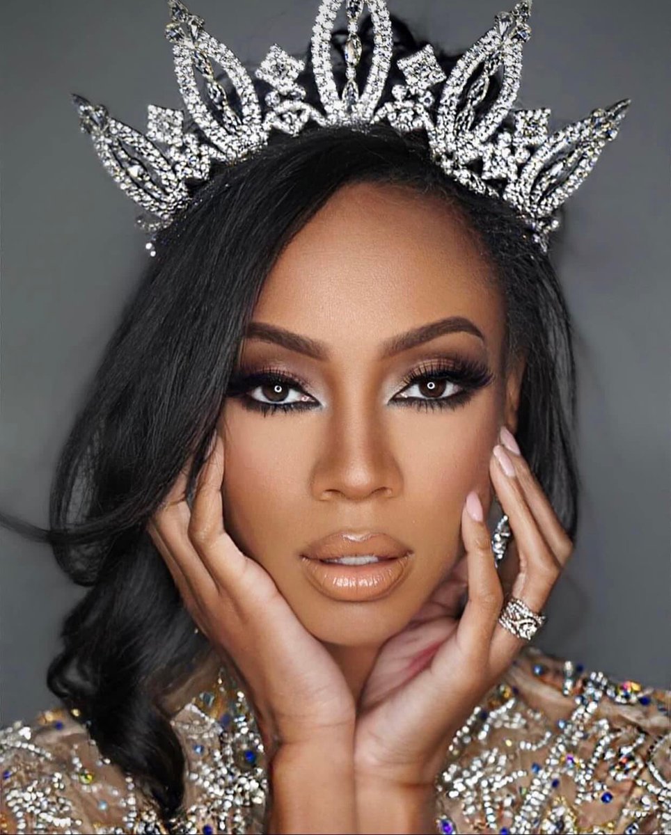 akasorority1908's tweet image. We congratulate Alpha Kappa Alpha member, Mrs. LaShan Dixon, on being crowned the new Mrs. United States of America! LaShan is a member of the Pi Nu Omega chapter in Rutherford County, TN and the first African American to receive this honor in this division.