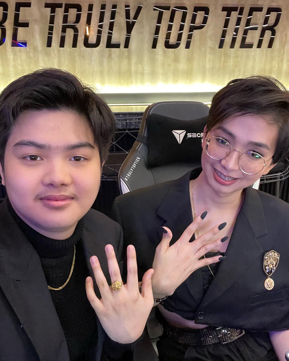 v33wise014's tweet photo. Parents🖤 #Wisegaming #OhMyV33nus #veewise #veewisefam #BlacklistInternational https://t.co/oIupQmk049