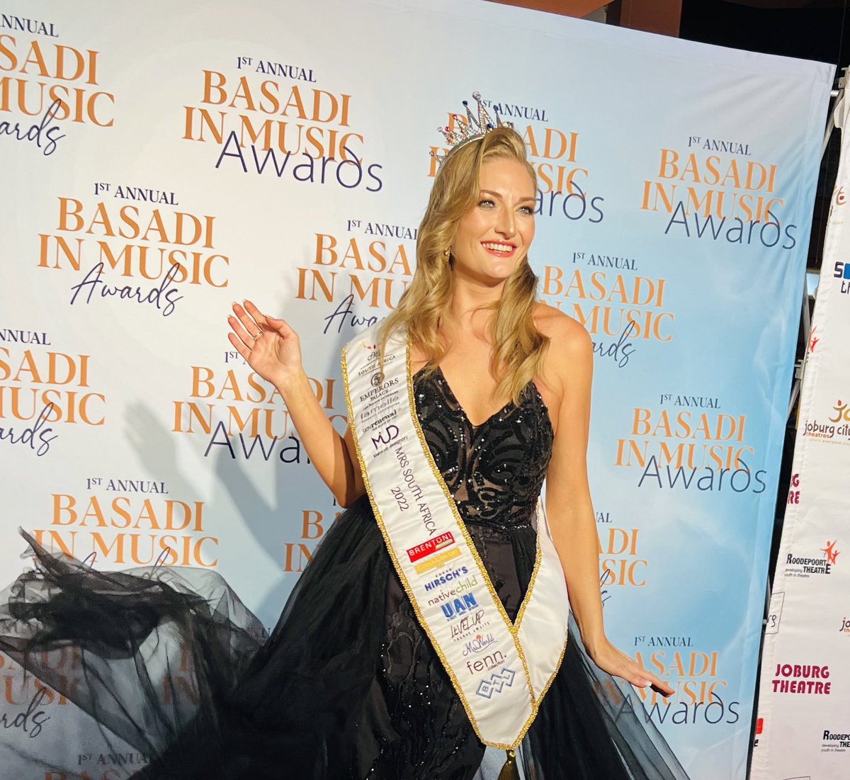 PhilMphela's tweet image. SPOTTED: Jo Judnick-Wilson

The reigning MRS South Africa is at the #BasadiInMusicAwards launch in JHB. 

#BIMA2022 #KgopoloReports
