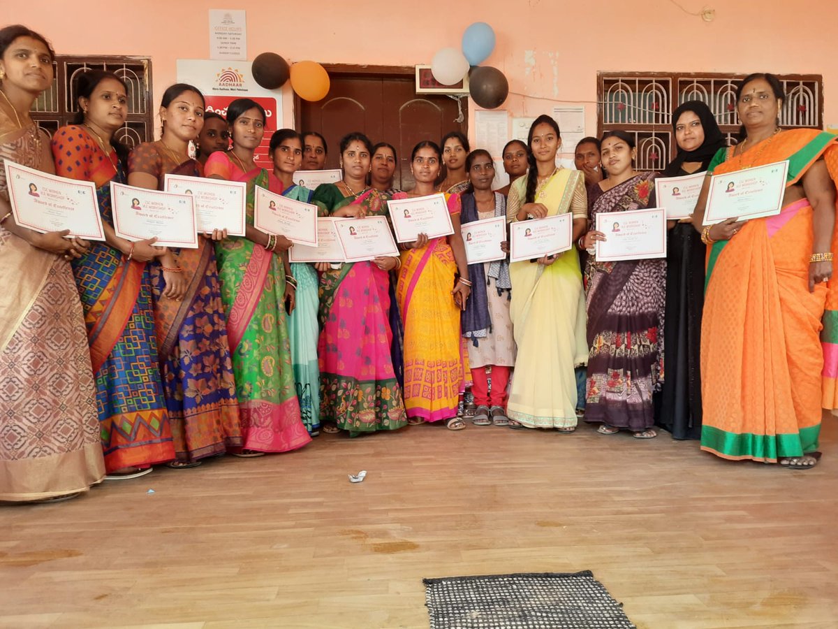 Arungou62841131's tweet photo. Women's Day Celebrations  At Medak District CSC Office https://t.co/dEPNQzHfqD