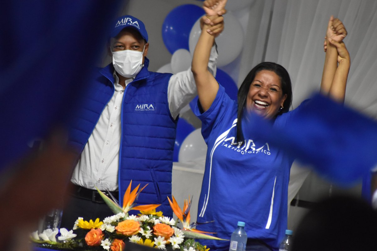 CastriOfelia's tweet photo. ¡El norte del Cauca con toda la alegría que lo caracteriza, vibró de emoción! 

Gracias a nuestros líderes, amigos y familiares por su respaldo a esta gran formula que busca llegar a Presidencia con @aydeelizarazoc, al Senado con @AnaPaolaAgudelo y por supuesto ¡A la Cámara! https://t.co/8XPtAbT7lL