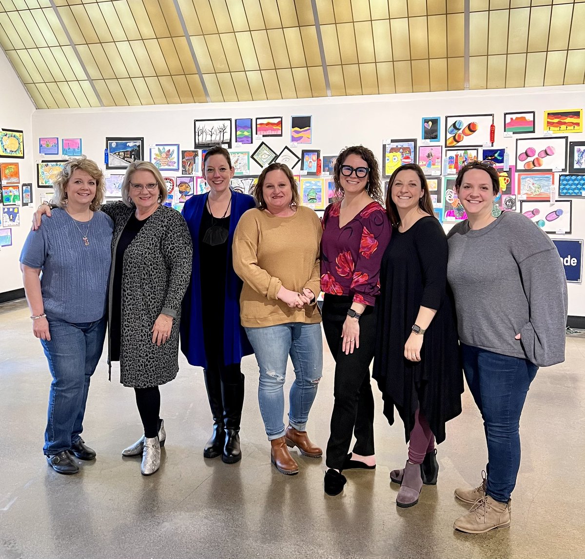 artsguild's tweet photo. Happy International Women’s Day from the ladies of the Guild, including the many wonderful board members and instructors who aren’t pictured here! 💜
#ThisIsYourGuild #InternationalWomensDay #BreaktheBias https://t.co/DtsHKMAmwN