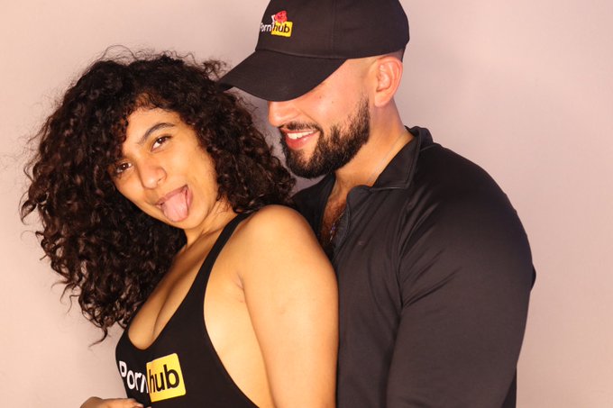 Friendly Reminder💗 Go Vote Us as Your FAVORITE COUPLE for PH Annual Awards. 😍 thank youuuu sooooo much