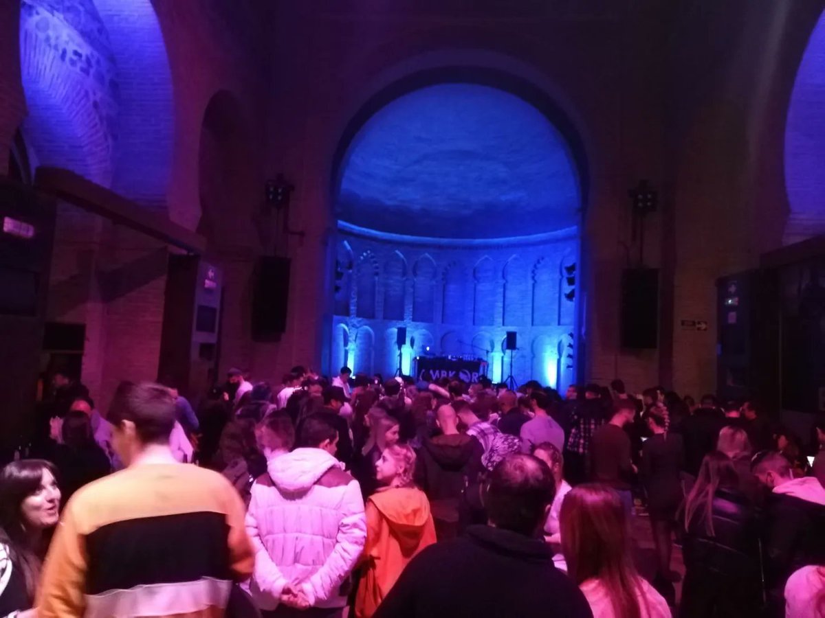 Gracias y más gracias a todas las personas que estuvieron en Toledo y en Málaga. Me llevo muchos buenos momentos y mucho amor de todo el público en ambas ciudades.
Agradecido ❤️
El próximo Sábado nos vemos en Gijón.
Entradas en ambkor.es