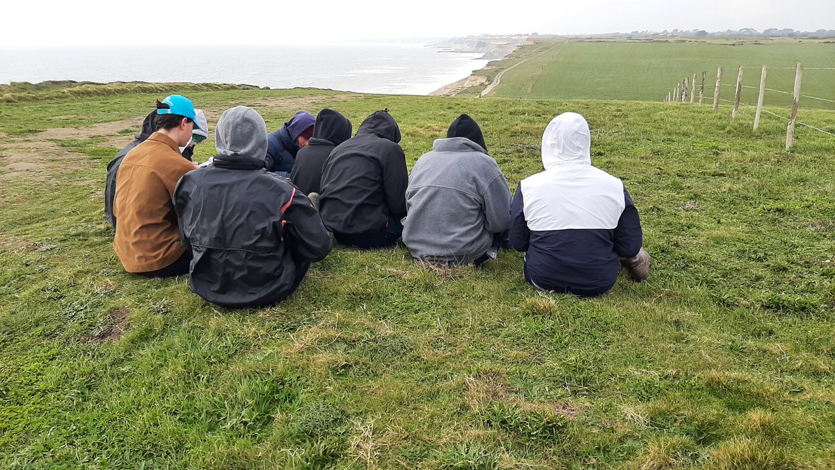 PangCollGeog's tweet photo. Upper Sixth out and about on the south coast today. Mapping sediment cells in March sunshine.  #pangbourne #fieldwork #alevelgeography https://t.co/9ZkiCqe2Ex