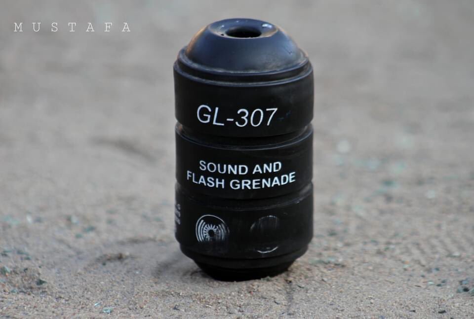 Nmhali's tweet photo. #Mar8March
Tear gas & rubber bullets
I saw a video earlier; when #SudanCoup forces couldn’t deter the protesters with tear gas, they attacked them with batons.
#KeepEyesOnSudan https://t.co/e1FDXLFj6B