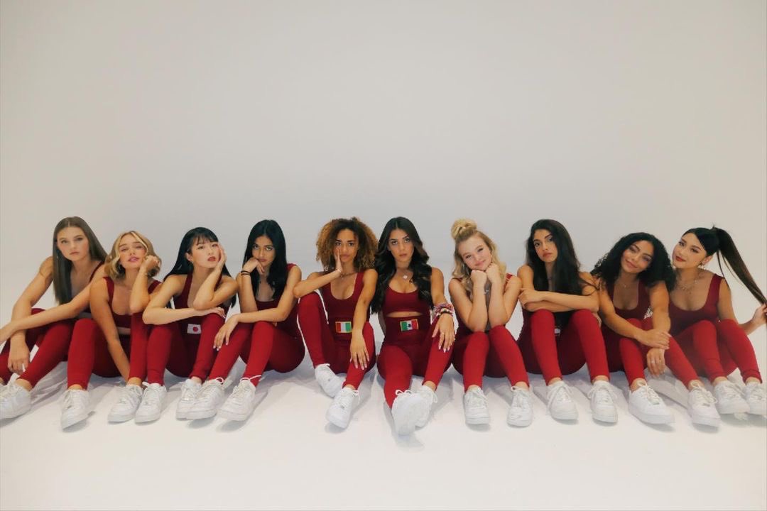 imnotalove's tweet photo. @razeofficial Mis babes de @NowUnitedMusic  ❤️🧡💛💚💙💜 https://t.co/pOLZWPOnFb
