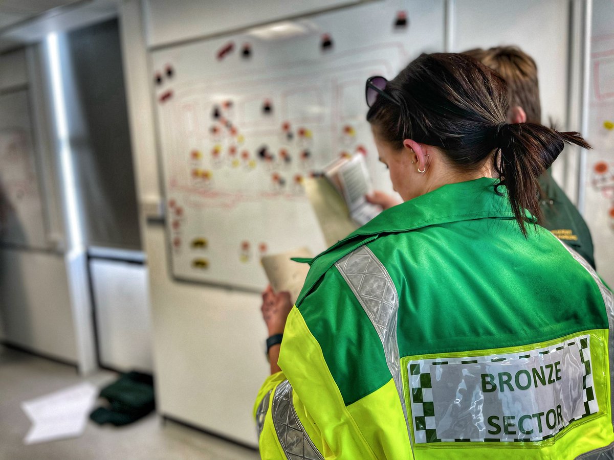 scottmcilwaine's tweet photo. Two days, 3 @EHAAT_ Simulated Major Incidents, over 300 casualties, 80+ @UHParamedic immersed. @jesip999 #METHANE #CSCATTT #emergotrain 🚑🚒🚓🚁 https://t.co/kdkq96ObqZ