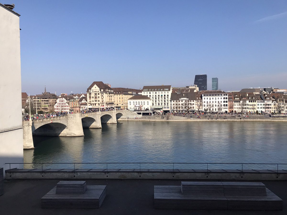 🇨🇭…isch das e Wätter in #Basel?!
Bestes Fasnachtswetter, Blick vom Grossbasel über den Rhein ins Kleinbasel