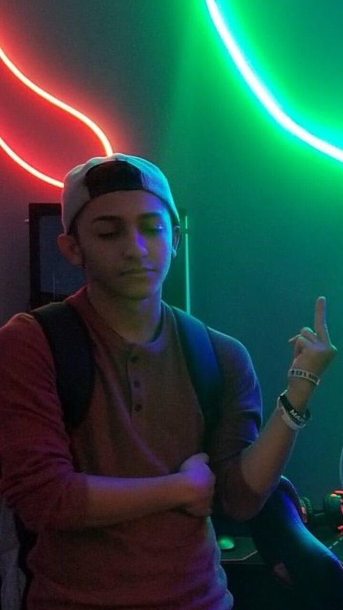 cflbaybeh's tweet photo. I BEEN STANDIN ON BUSINESS AND SPINNIN AND SPINNIN AND SPINNIN UNTIL IM DIZZY 😳👀💯🧊 https://t.co/Qf0FJNAFKC