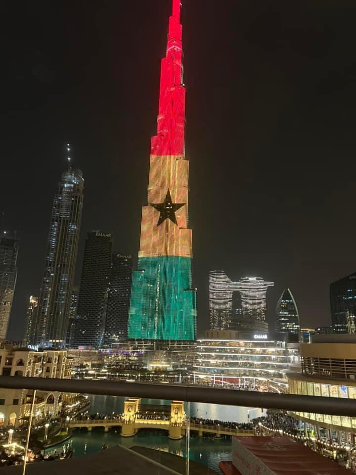 item1One's tweet photo. Dubai Expo 2020
"Ghana Day"
The tallest building in the world 🌎, 
Burj Khalifa lights 🔆 up in Ghana colours.
#Expo2020 
#GhanaAt65
#BuildingGhanaTogether https://t.co/6oWS8TVdDl https://t.co/P2FEG8bIPn