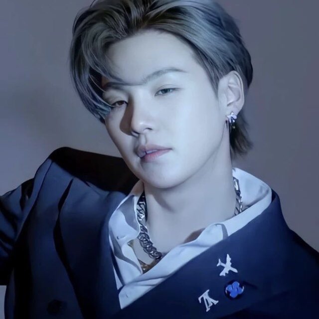 brattysu's tweet photo. #HappyBirthdaySUGA #HAPPYSUGADAY https://t.co/tn0QjvNw75