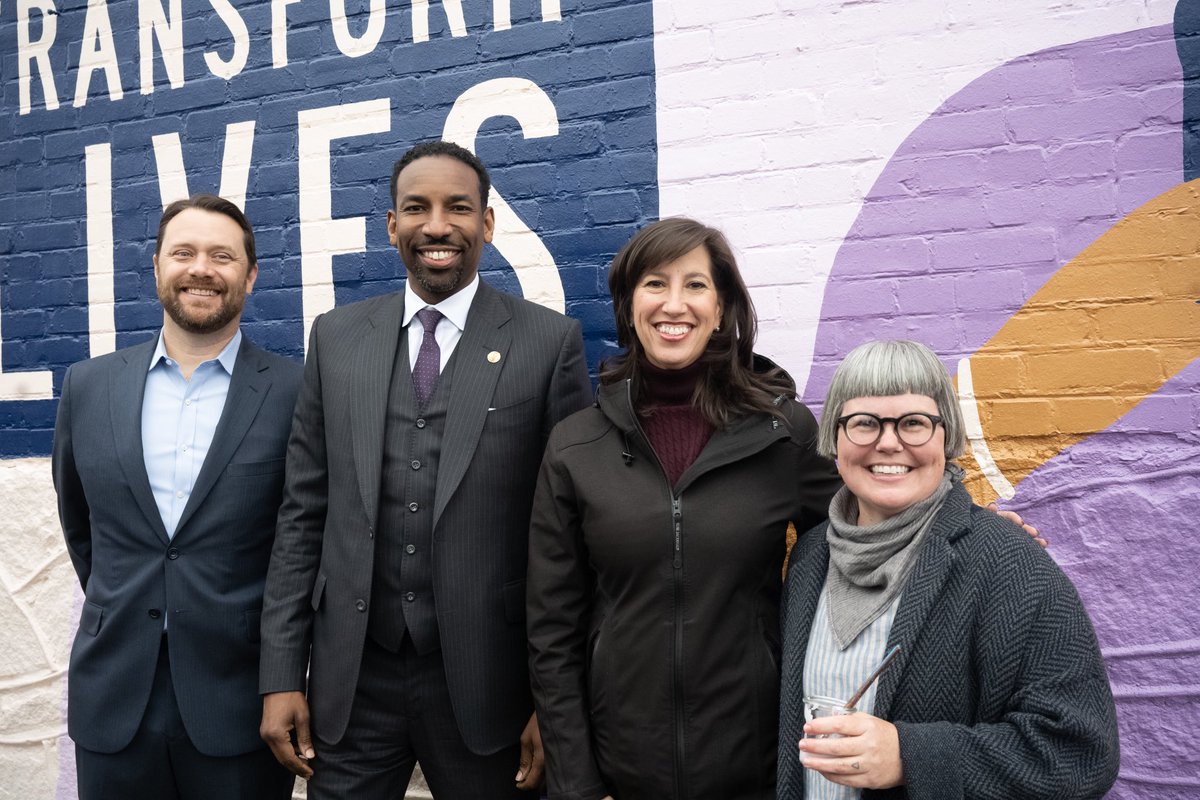 CityofAtlanta's tweet photo. To celebrate #InternationalWomensDay, Mayor @Andreforatlanta joined the @CarterCenter and @ATLIntlAffairs for the unveiling of the #InformWomen Transform Lives Mural designed by Atlanta-based artist, Sarah Neuburger. #Info4Women https://t.co/FVXsbsDy6Q