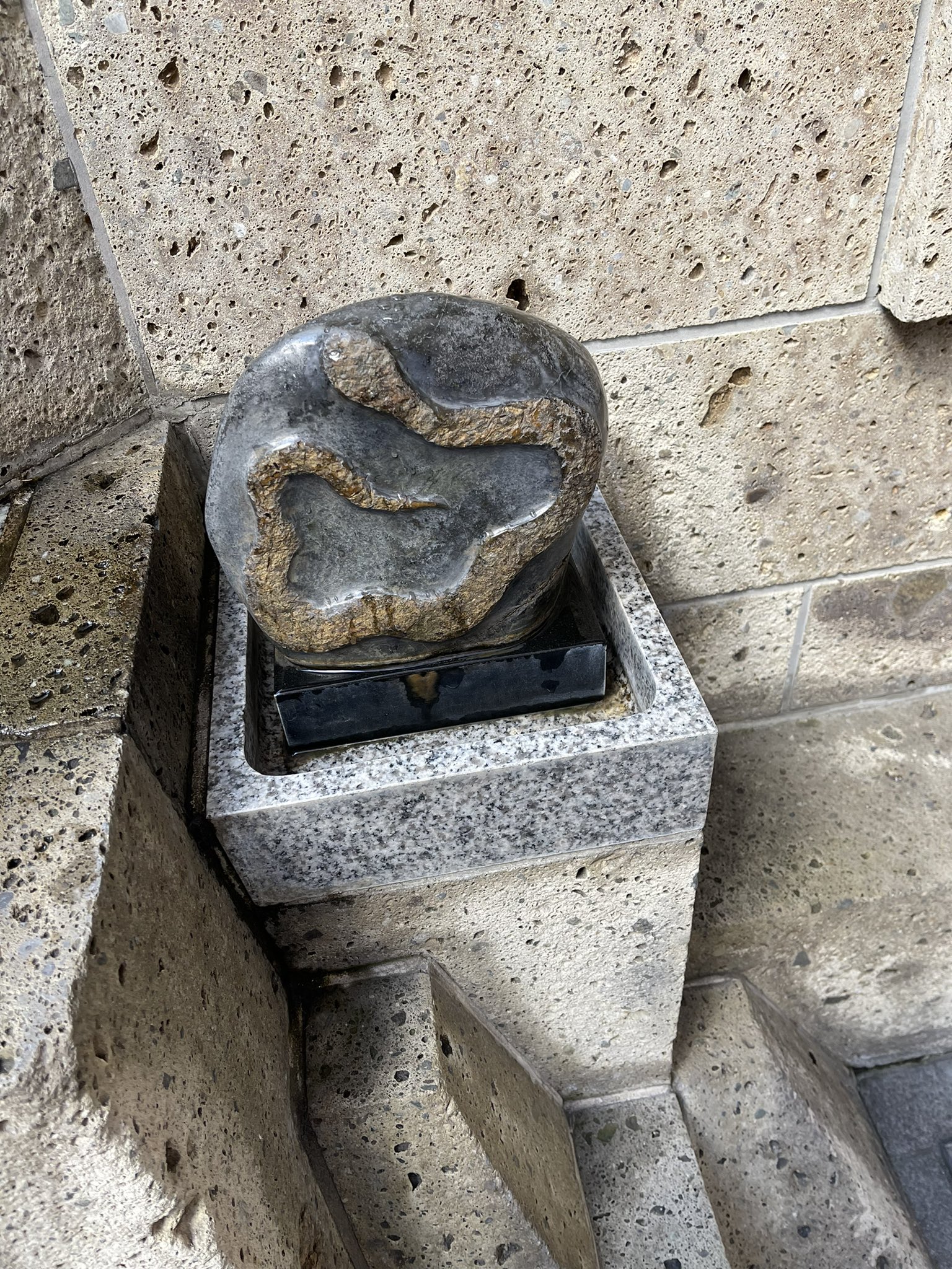 ⭐️蛇紋石⭐️蛇紋岩⭐️蛇石⭐️開運⭐️縁起物⭐️置物⭐️ ⭐️蛇紋石⭐️蛇紋岩⭐️蛇石⭐️台付き⭐️開運⭐️縁起物⭐️