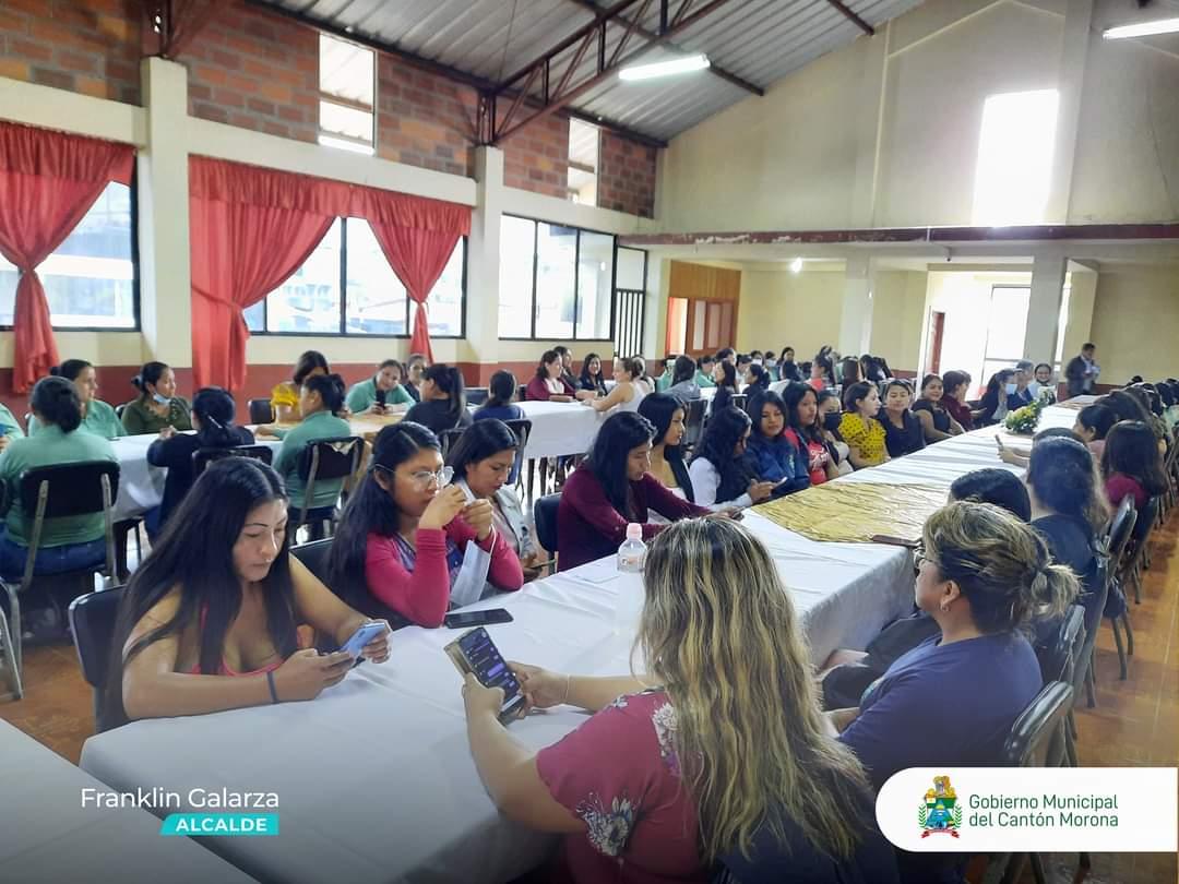 Iniciamos con alegría al conmemorar el Día Internacional de la Mujer con la participación de las mujeres del Sindicato de Obreros del Municipio de Morona, como una iniciativa de la Lcda. Doris Carvajal y el Ing. Franklin Galarza alcalde de Morona.